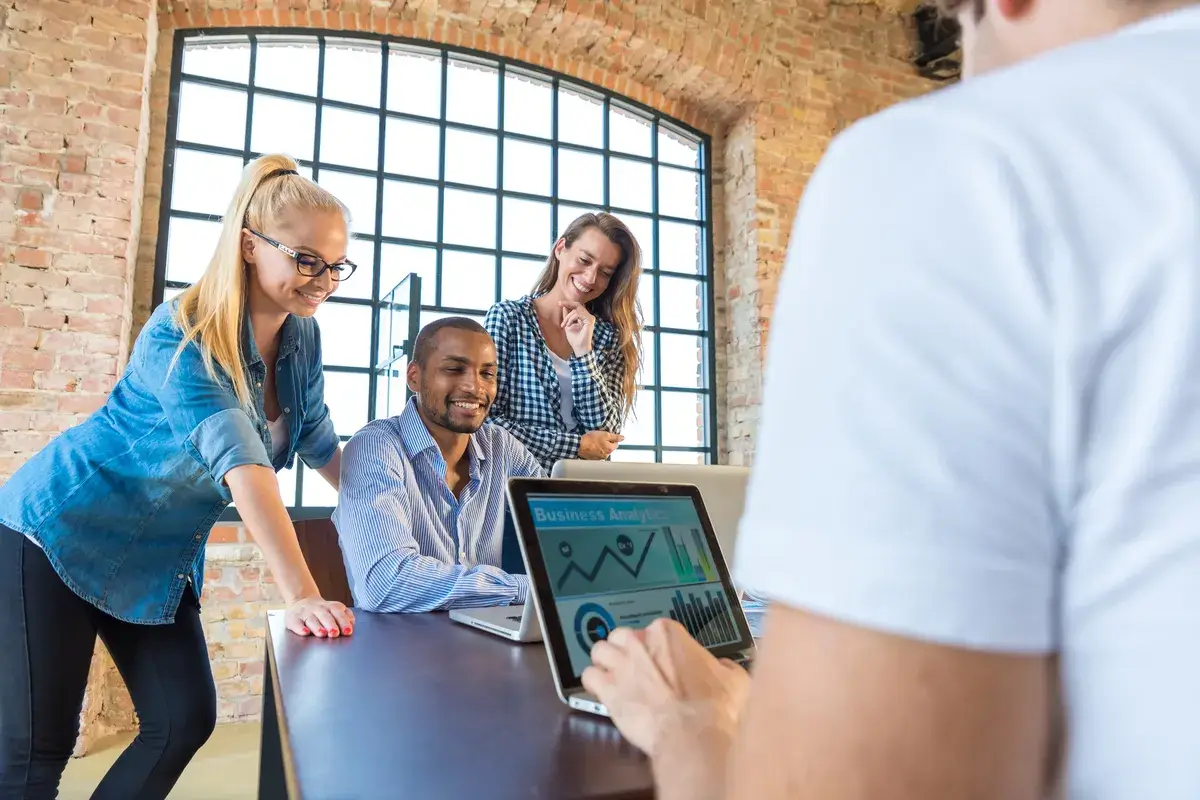 young-business-people-in-office